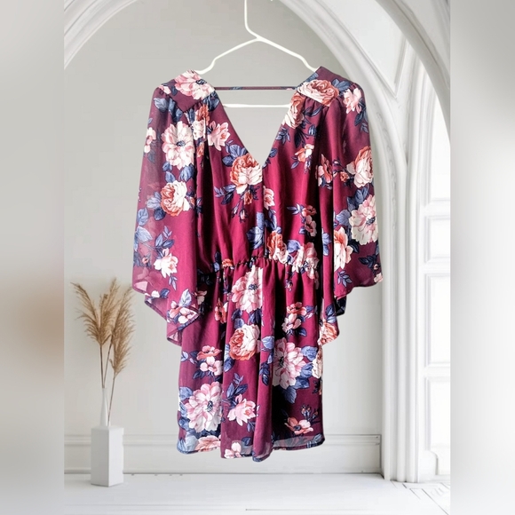 Charlotte Russe Women's Purple Floral Romper Size XS - Picture 2 of 5